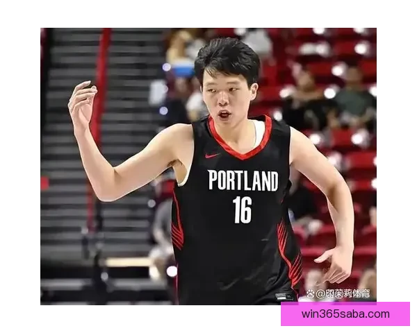 开拓者官方宣布召回杨瀚森晒全队合影告别赛季小杨缺席引发关注热