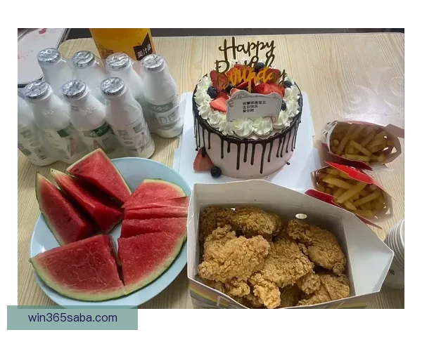 小宝生日快乐 李月汝分享庆祝照 自信微笑为自己干杯被爱环绕 小宝生日快乐 李月汝分享庆祝照 自信微笑为自己干杯被爱环绕